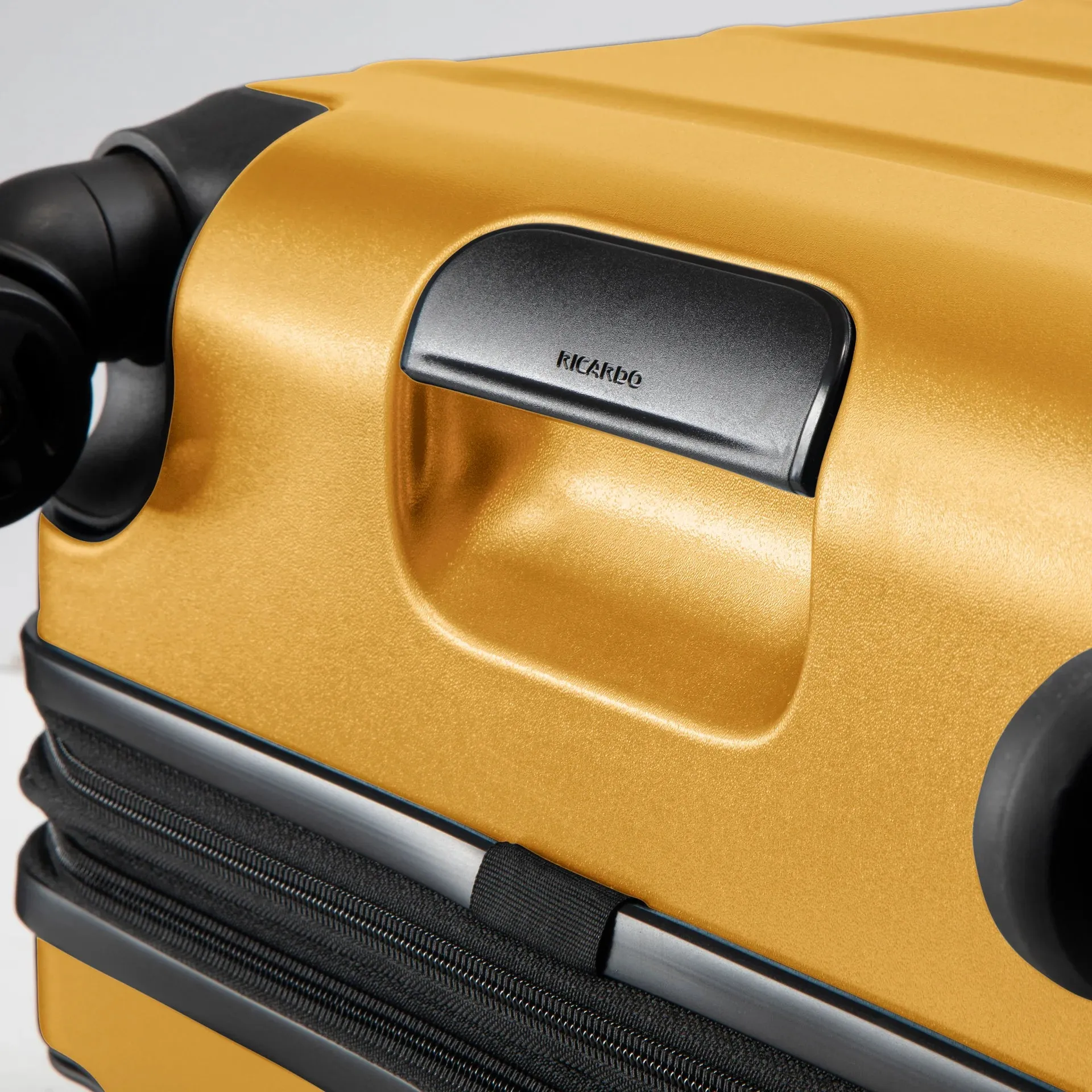 Cambria Large Check-In Expandable Spinner - Mango