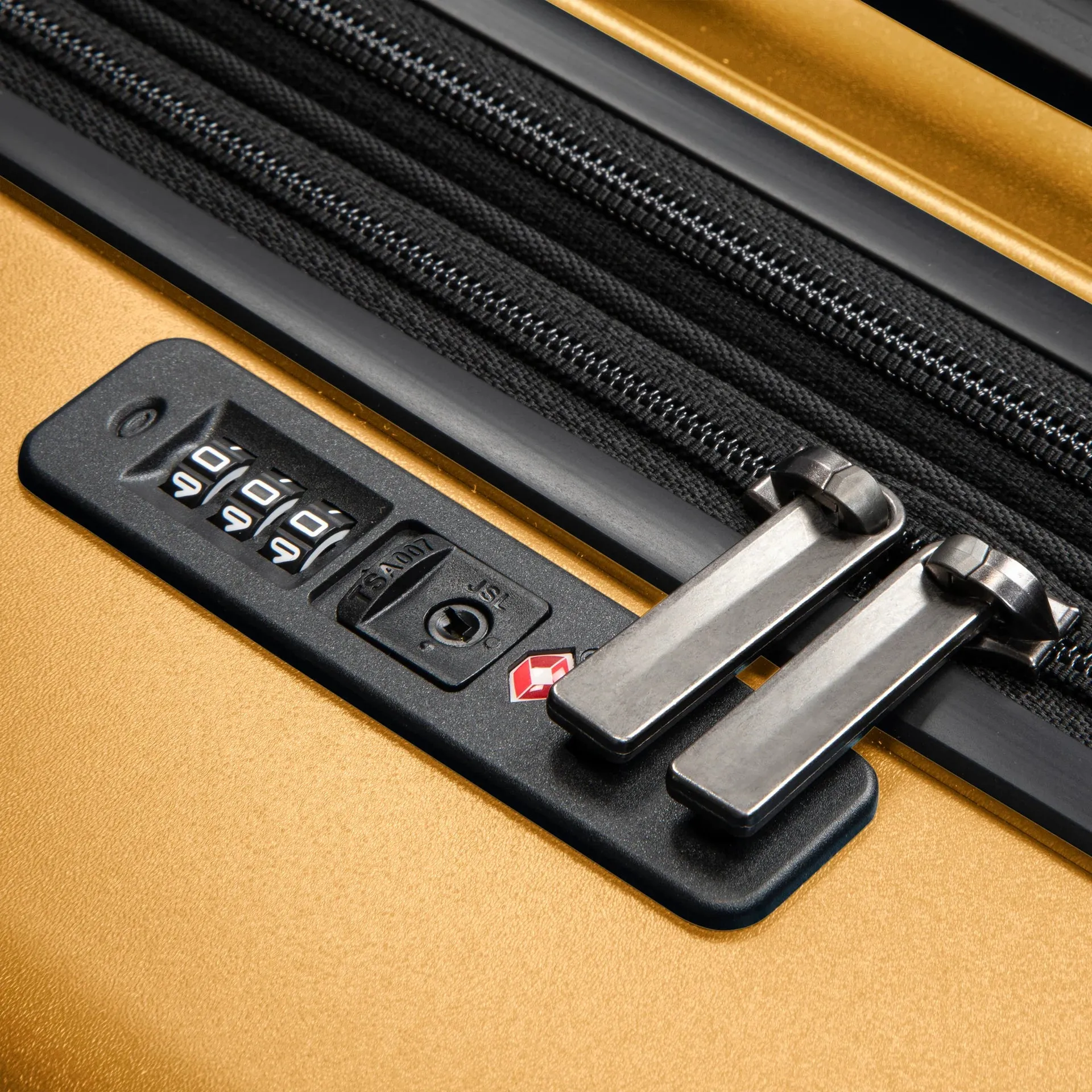 Cambria Large Check-In Expandable Spinner - Mango