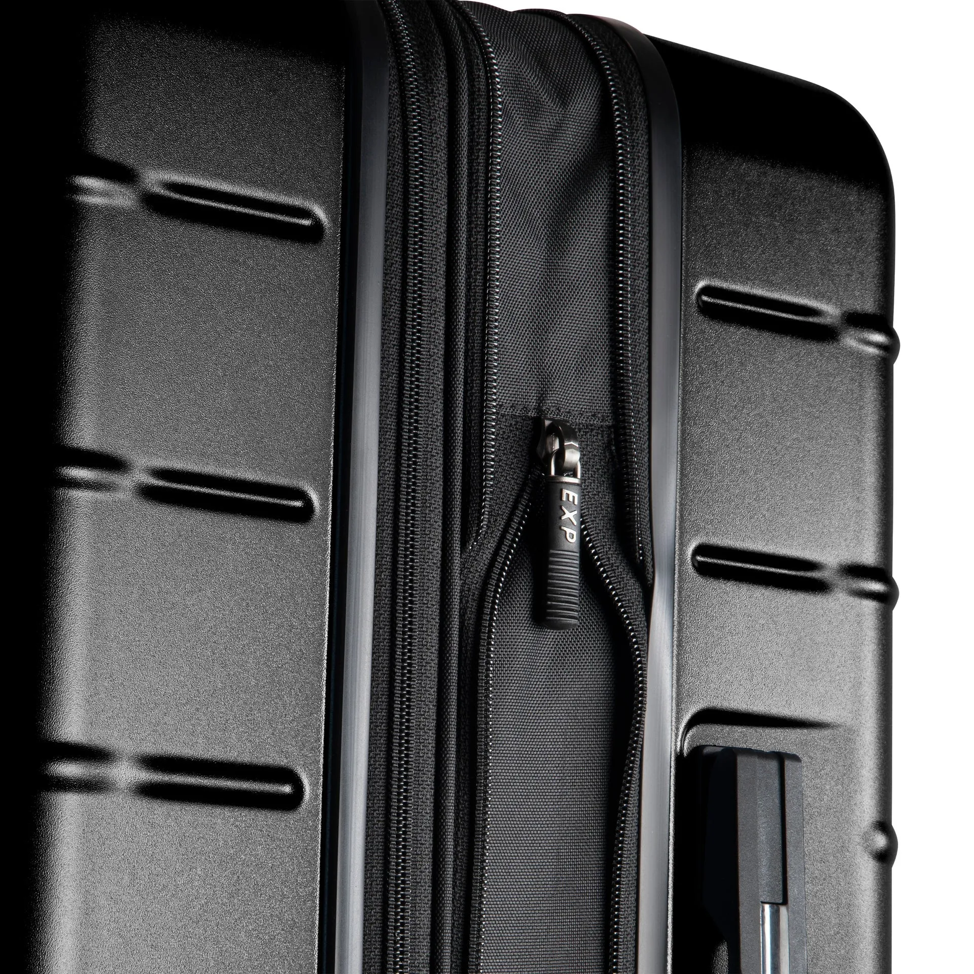Cambria Medium Check-In Expandable Spinner - Black