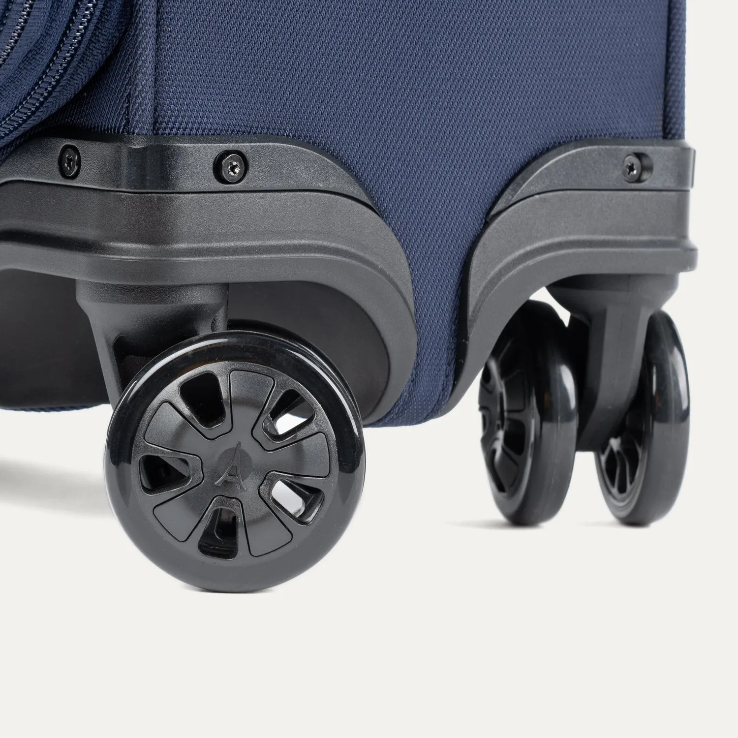 Crew™ Classic Compact Carry-On / Large Check-In Set