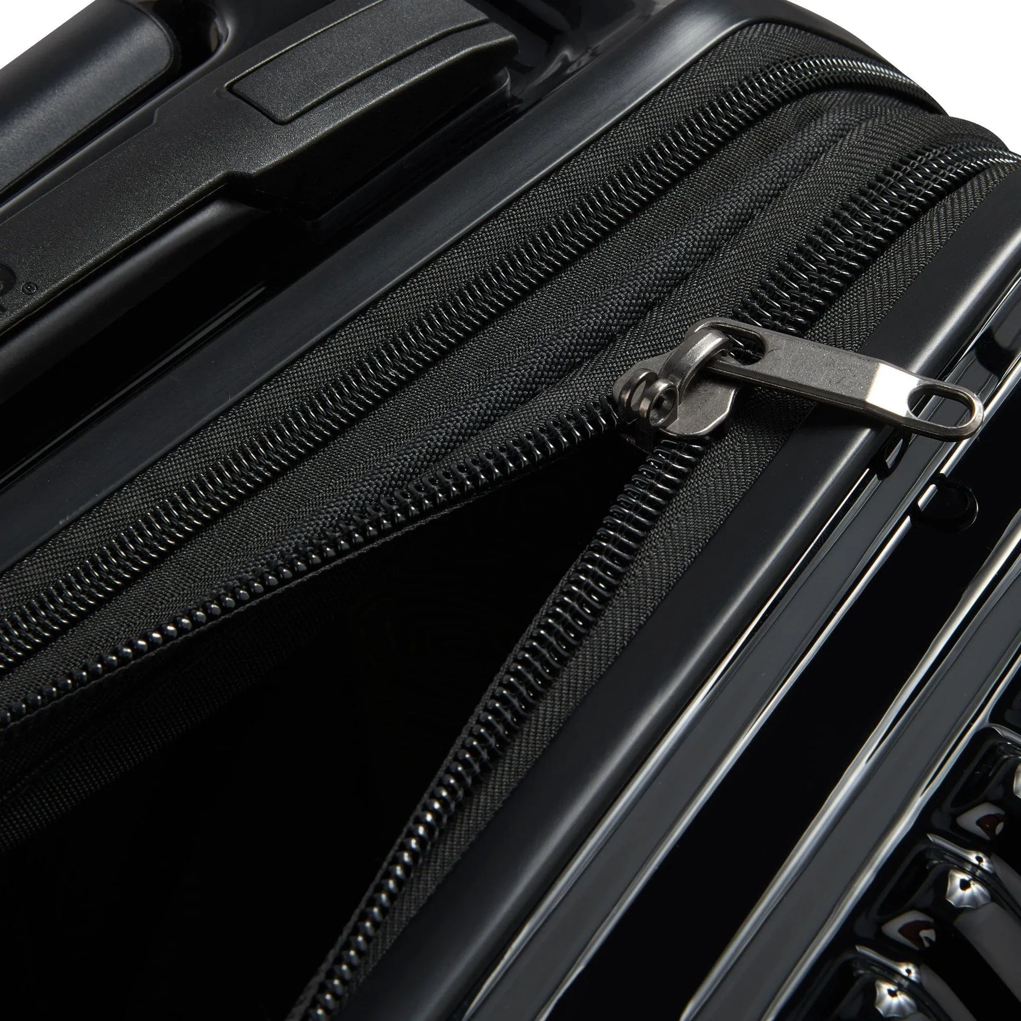 Delsey Jeep JH003B 20" 2-Wheel Carry-On