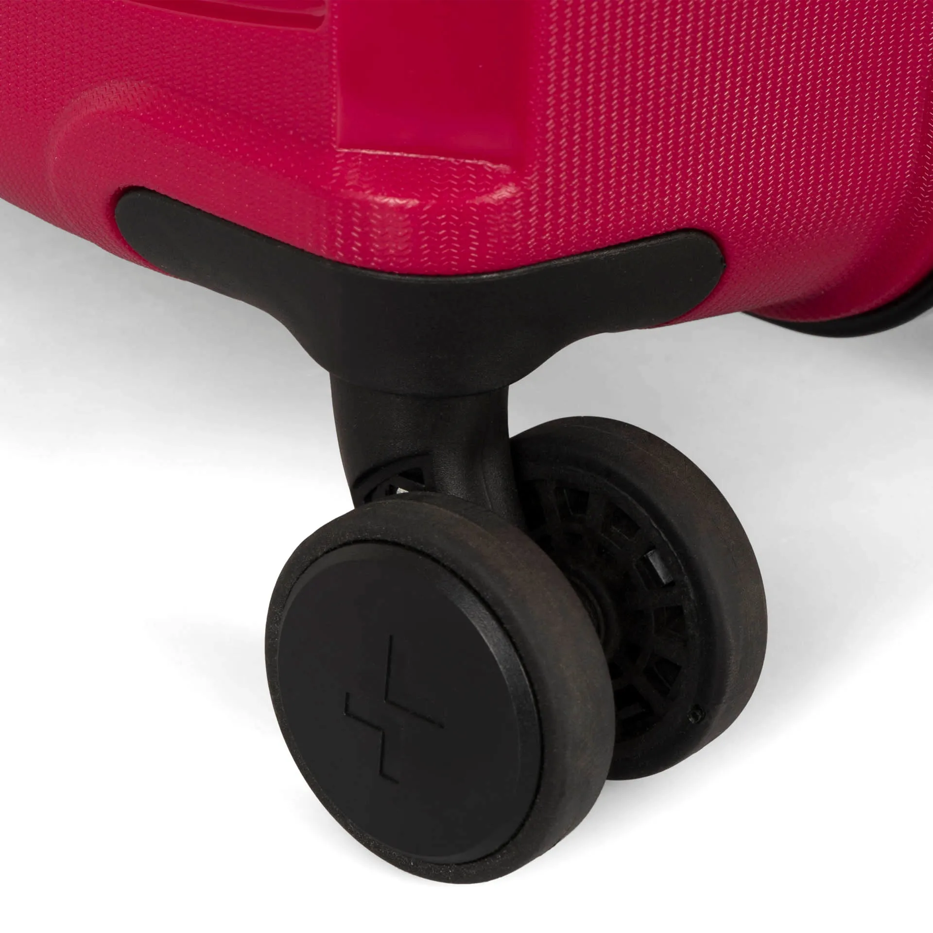 Dynamo Hardside 27" Luggage