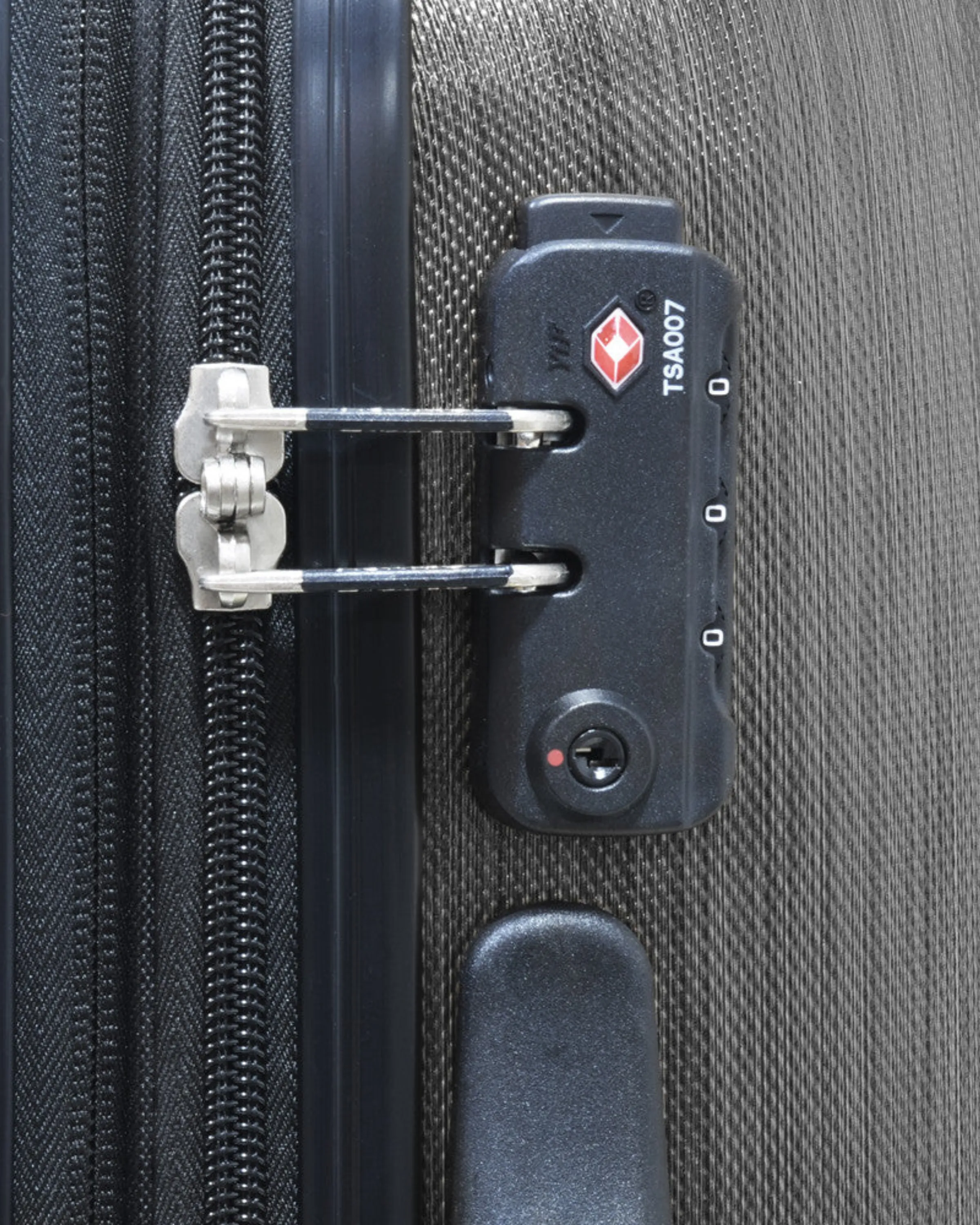 Olympia Aerolite II 29" Large-Size Spinner Luggage