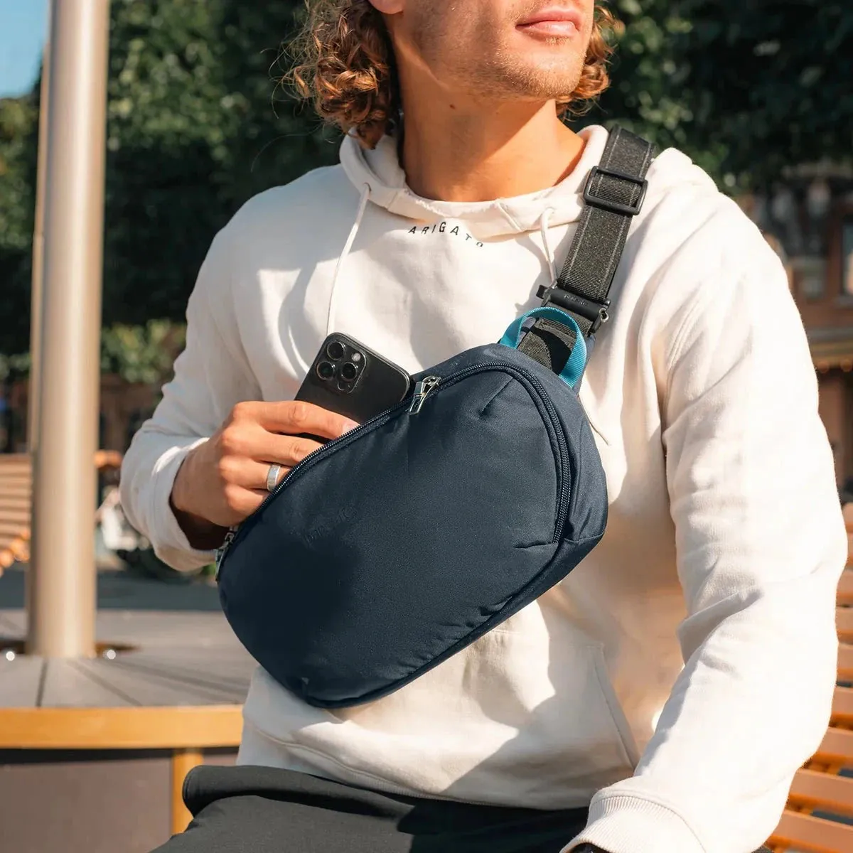 Pacsafe Metrosafe X Anti-Theft Urban Sling