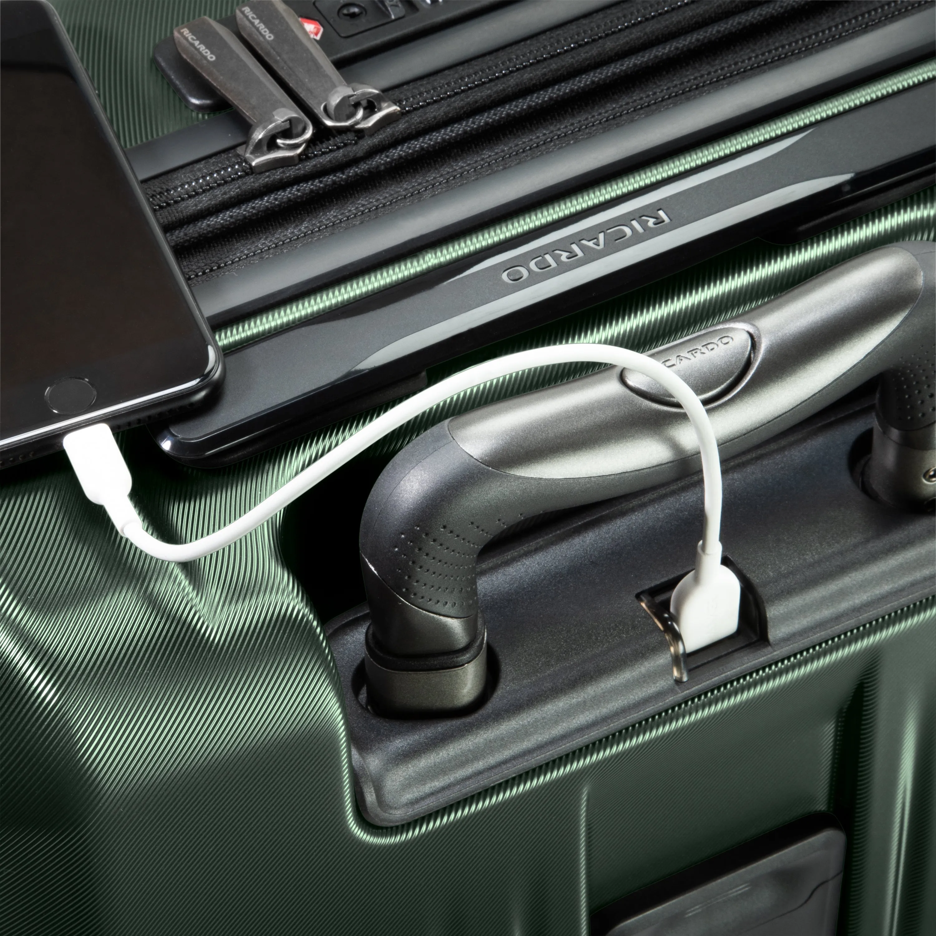 Ricardo Beverly Hills Montecito 2.0 Hardside Carry-On Expandable Spinner Luggage