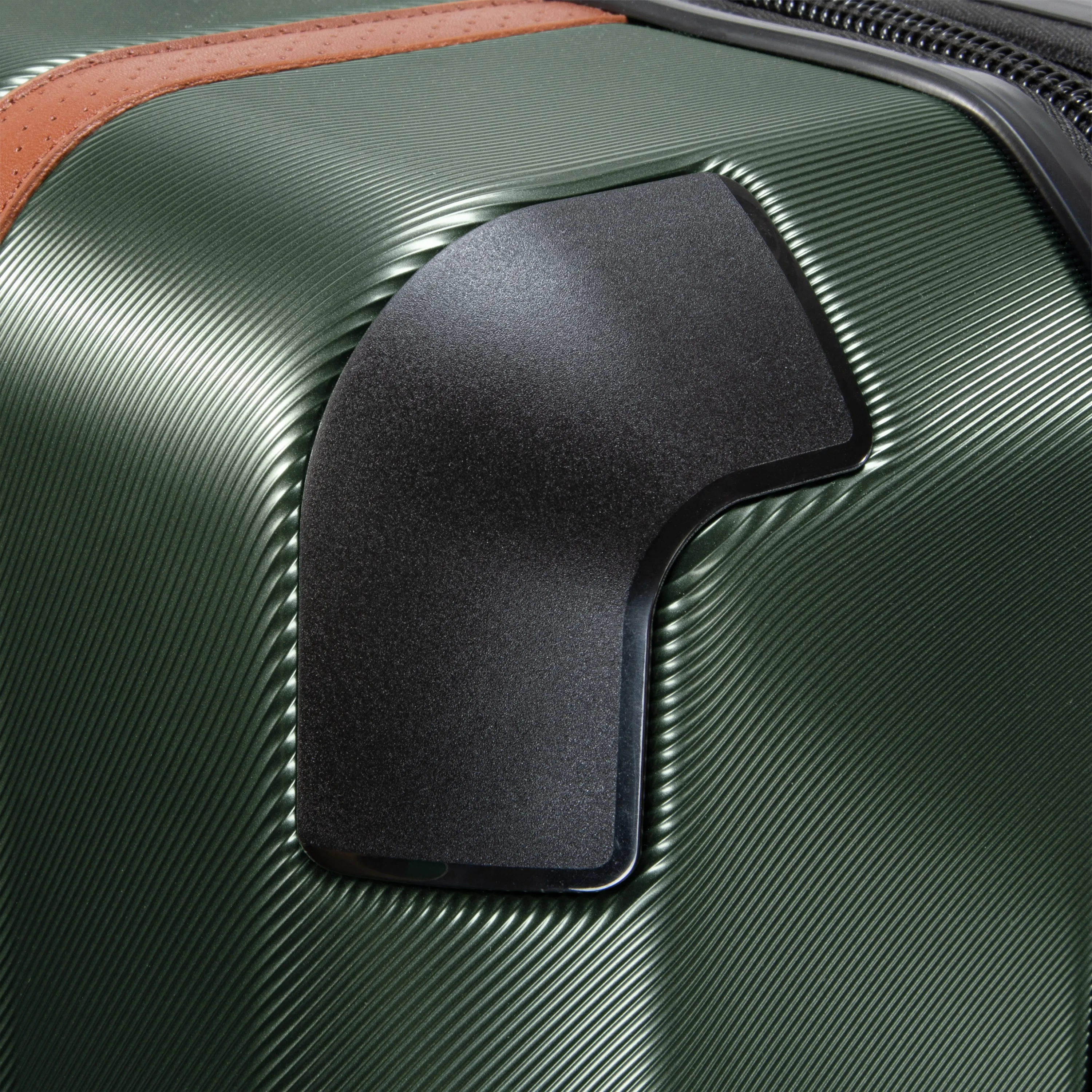 Ricardo Beverly Hills Montecito 2.0 Hardside Large Check-In Expandable Spinner Luggage