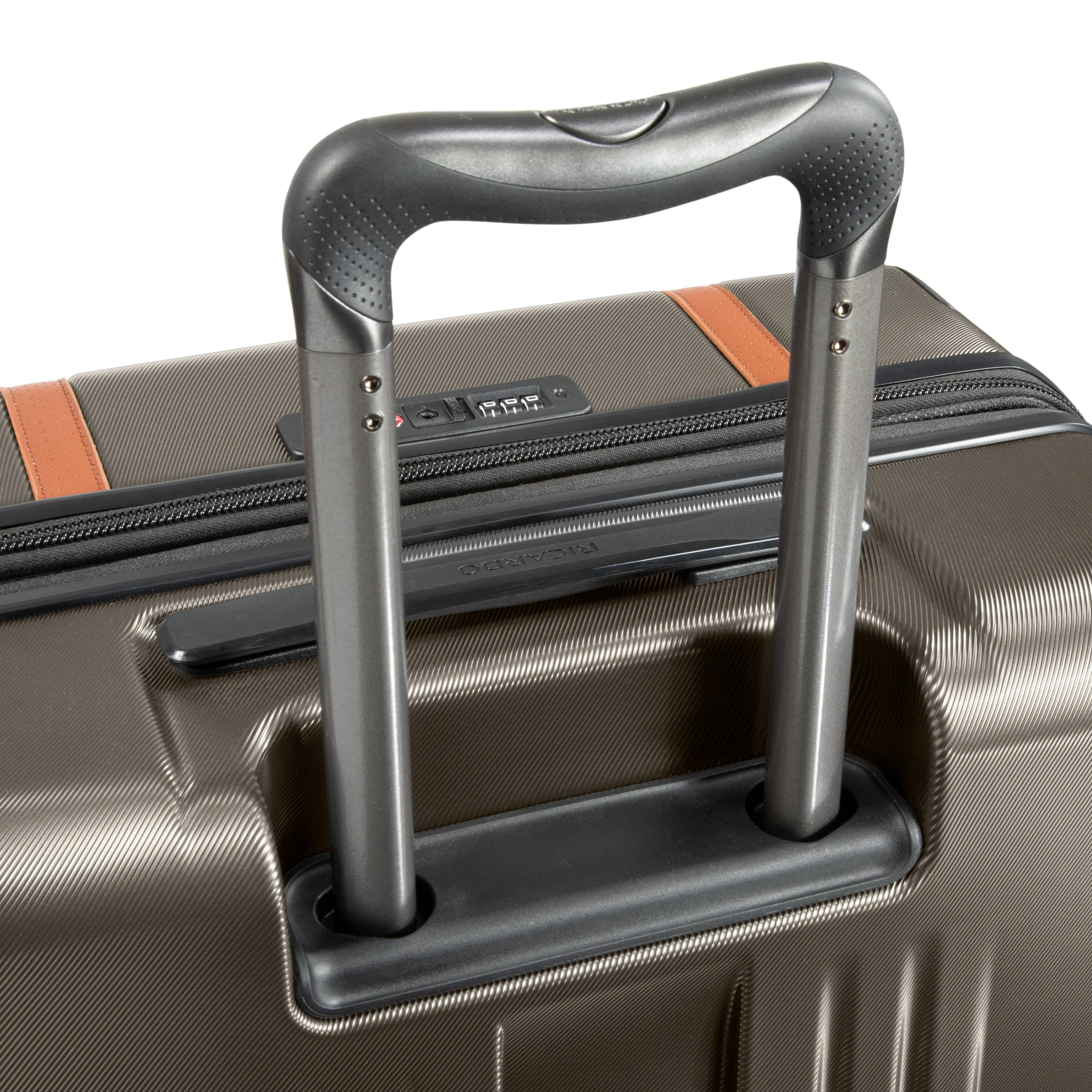 Ricardo Beverly Hills Montecito 2.0 Hardside Large Check-In Expandable Spinner Luggage