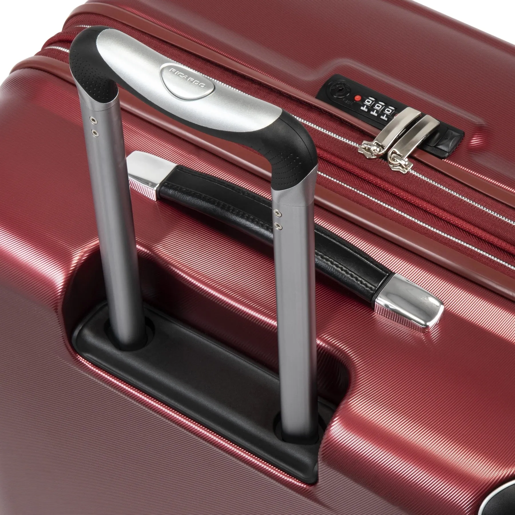 Ricardo Rodeo Drive Large Check-In Spinner Luggage