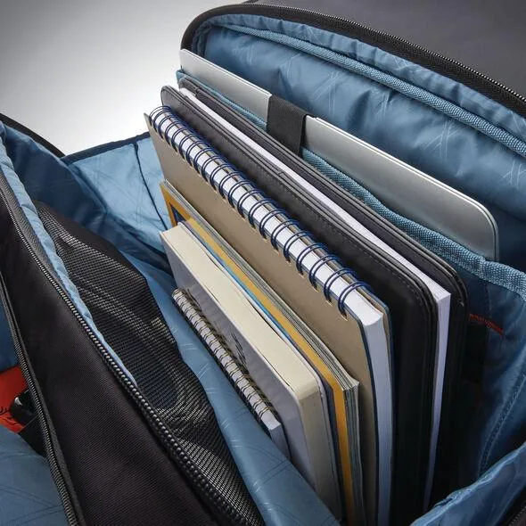 Samsonite Pro Slim Messenger 15.6" Bag