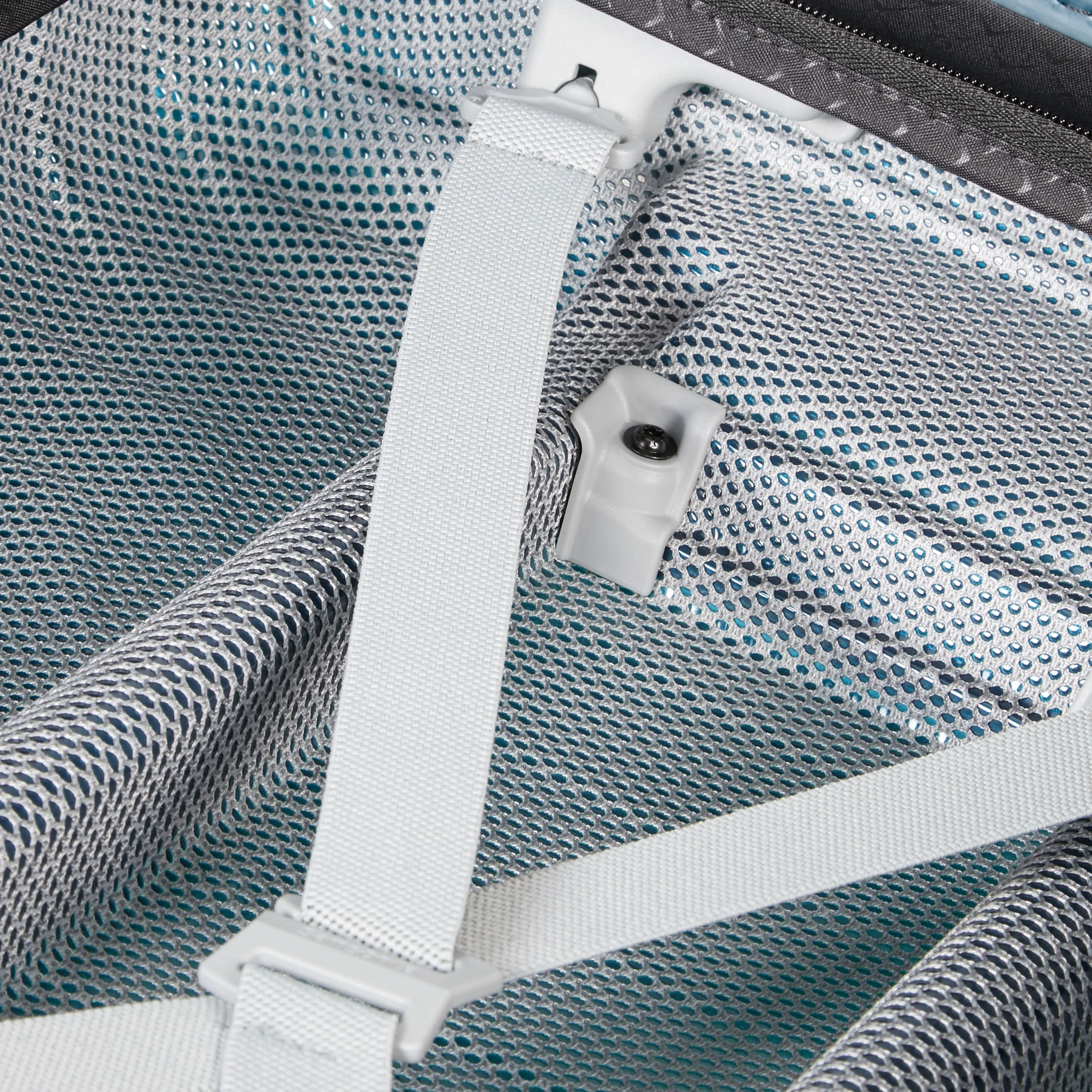 Samsonite Proxis Expandable Spinner Carry-On Luggage