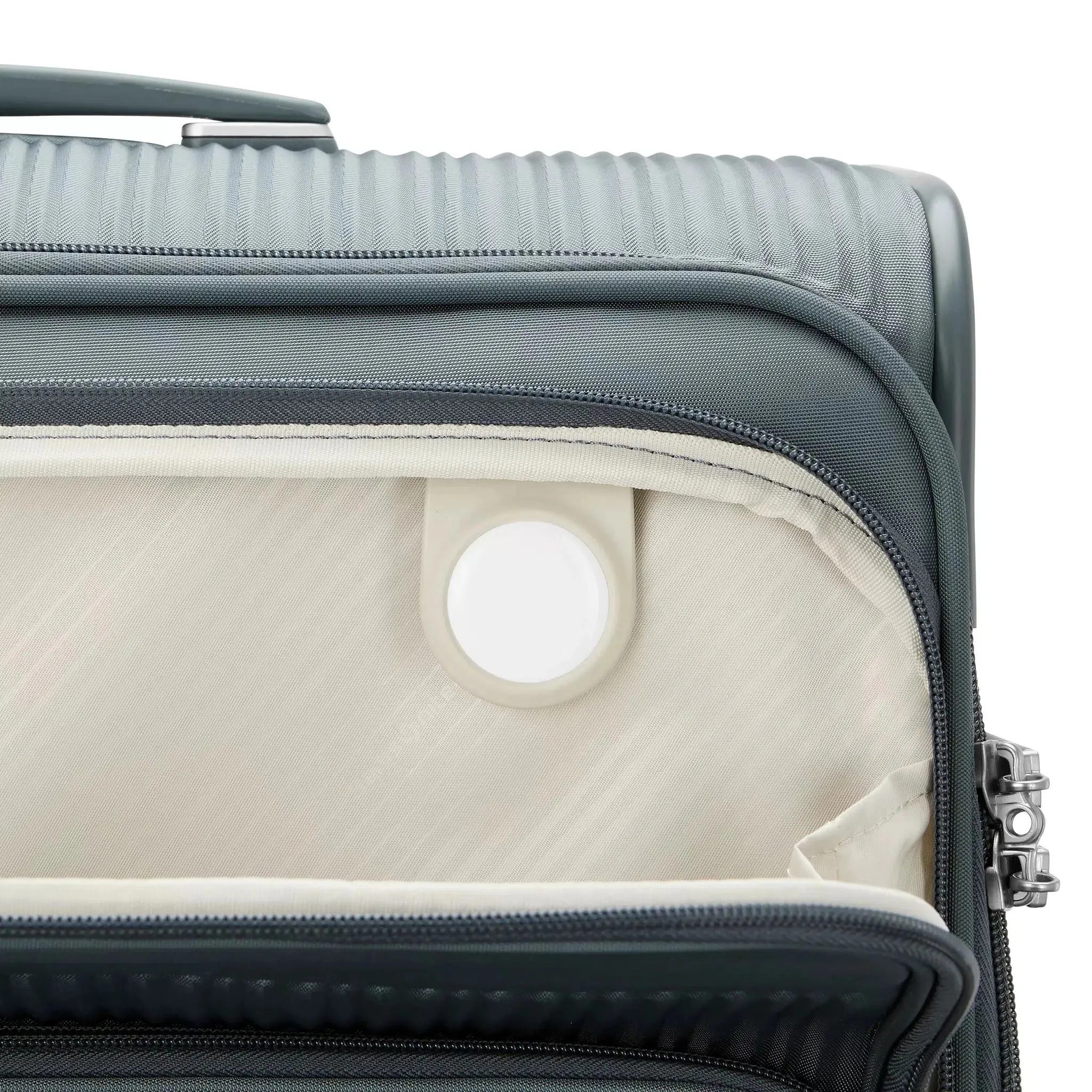 Samsonite Silhouette 18 Softside Medium Expandable Spinner