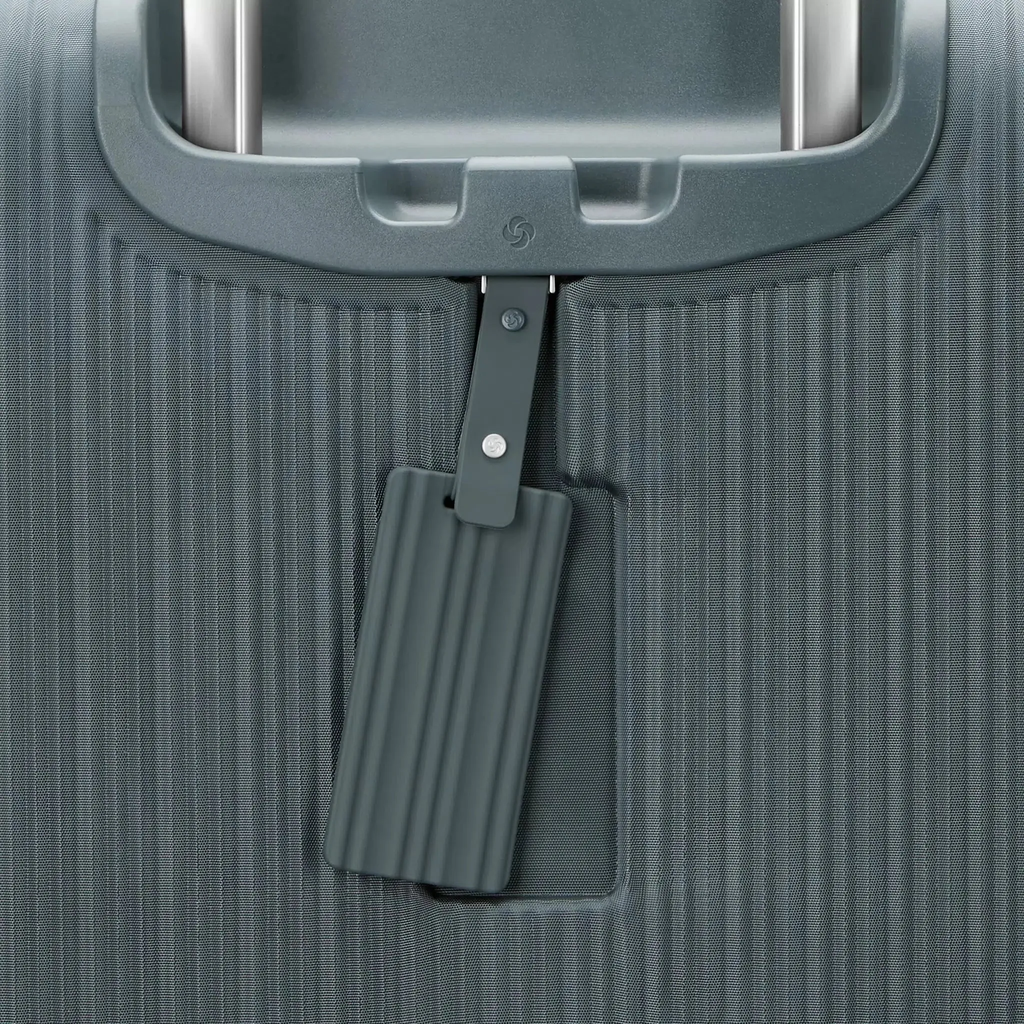 Samsonite Silhouette 18 Softside Medium Expandable Spinner