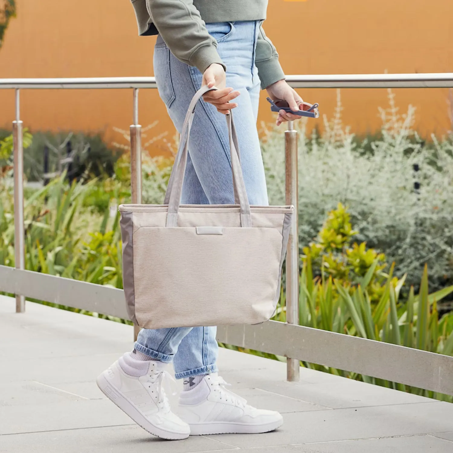Tokyo Tote Compact 12L - Raven